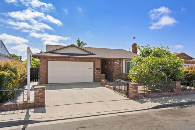 856 Orchid Way, San Diego CA: https://media.crmls.org/mediaz/57c16878-73ec-427c-8176-5fec96733e07.jpg