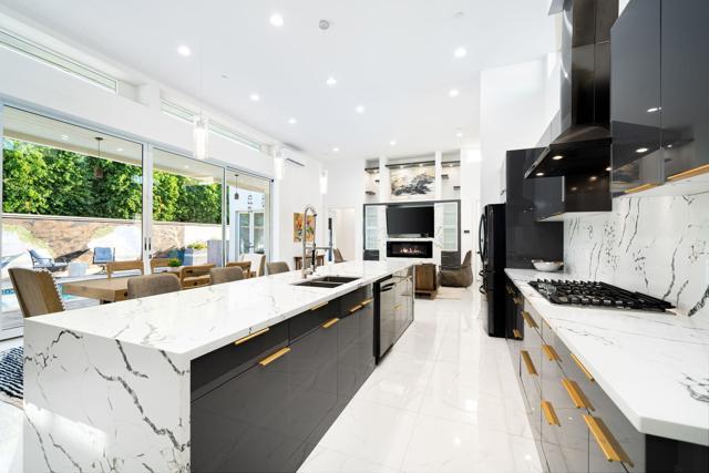 74775 Del Coronado Drive, Palm Desert CA: https://media.crmls.org/mediaz/57c1a8fc-826b-4fd7-b60e-5cd4243205be.jpg