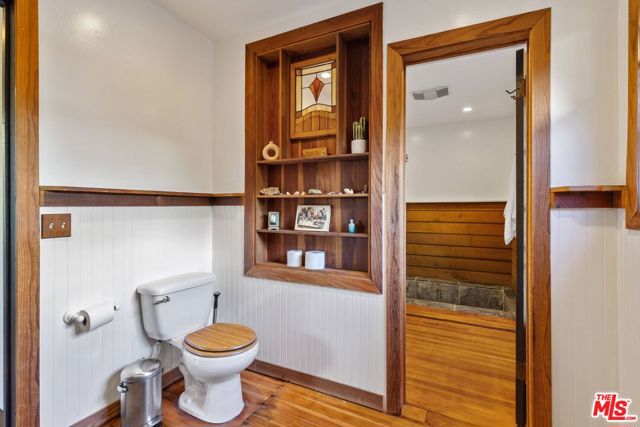 1551 Penny Road, Topanga CA: https://media.crmls.org/mediaz/57c1b429-5a5b-448d-9a67-89e0f89b05dc.jpg