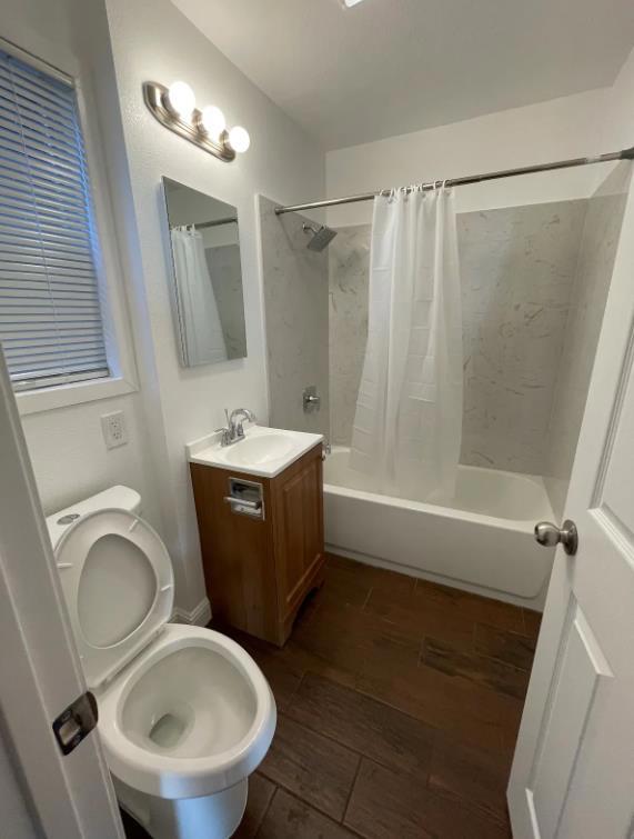301 Pacific Avenue, Redwood City CA: https://media.crmls.org/mediaz/57c1d3b1-300c-445f-ba50-5eefb33535f3.jpg