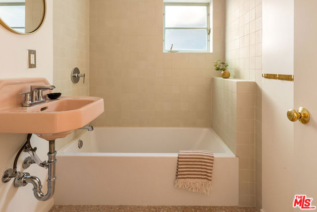 2052 Cerro Gordo Street, Los Angeles CA: https://media.crmls.org/mediaz/57c1e8ec-efc4-4637-b5e5-65f0313cfe8a.jpg