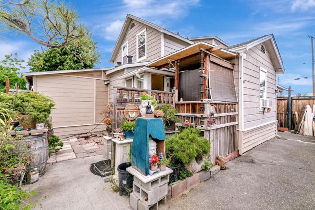 351 S 23rd Street, San Jose CA: https://media.crmls.org/mediaz/57c20ae4-c828-4f78-b40d-2e5e0fbeca5f.jpg