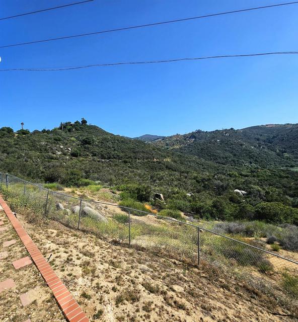11945 Betsworth Road, Valley Center CA: https://media.crmls.org/mediaz/57c2436c-dd5a-42d7-993b-aef3ed50caf9.jpg