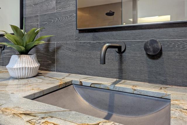 5 Sandstone Street, Portola Valley CA: https://media.crmls.org/mediaz/57c25fed-b089-4b5d-a939-18c0fb9f2015.jpg