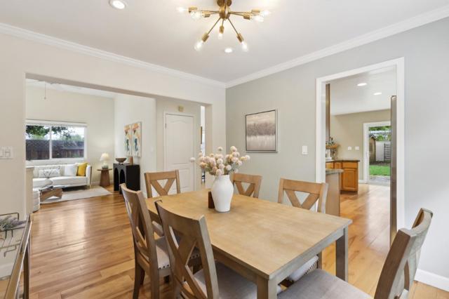 731 Calderon Avenue, Mountain View CA: https://media.crmls.org/mediaz/57c2927c-8308-4ae7-bd47-9fae927f52d8.jpg