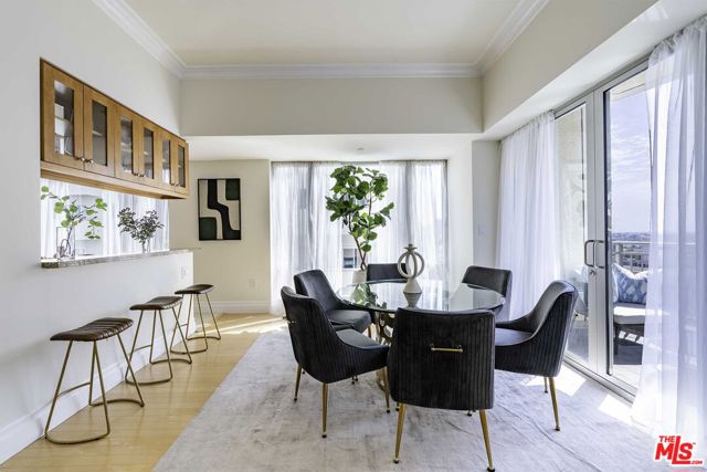 10727 Wilshire Boulevard, Los Angeles CA: https://media.crmls.org/mediaz/57c2b521-3361-4211-8950-55b6bf11a54e.jpg