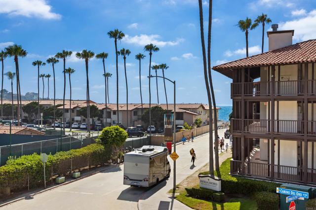 Detail Gallery Image 7 of 27 For 2110 Avenida De La Playa #C,  La Jolla,  CA 92037 - 3 Beds | 2/1 Baths