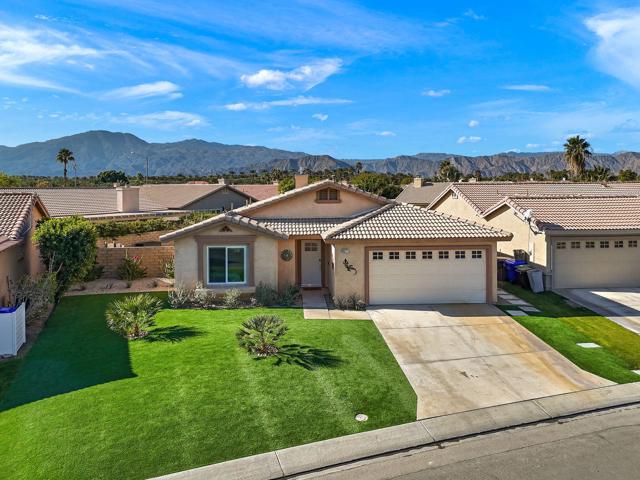 49771 Lincoln Drive, Indio CA: https://media.crmls.org/mediaz/57c36196-43d7-4e7b-8329-5d03d2345b1a.jpg