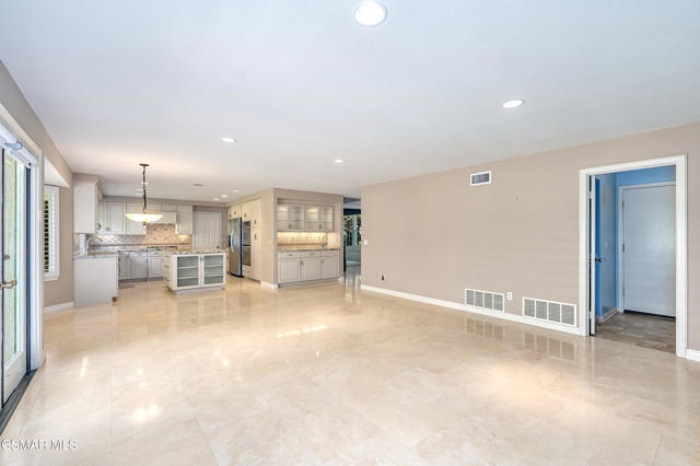3041 Three Springs Drive, Westlake Village CA: https://media.crmls.org/mediaz/57c3777f-47c4-40e8-aab5-1d3c17582dc2.jpg