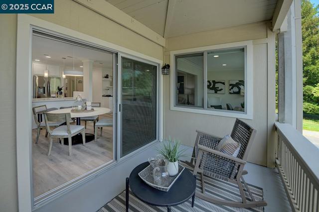 1459 Rockledge Ln, Walnut Creek CA: https://media.crmls.org/mediaz/57c39d1e-8b44-489b-a534-3ddd0343fd75.jpg