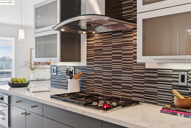 5958 Colton Blvd., Oakland CA: https://media.crmls.org/mediaz/57c41de9-b127-43eb-9912-68ba4b89307e.jpg