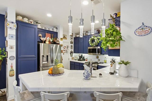 Detail Gallery Image 14 of 36 For 6133 Verda Ln, San Diego,  CA 92130 - 2 Beds | 2/1 Baths