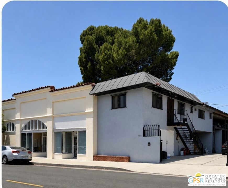 1273 S Cochran Avenue