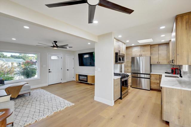 Detail Gallery Image 10 of 75 For 4107 Cole Way, San Diego,  CA 92117 - 3 Beds | 2 Baths