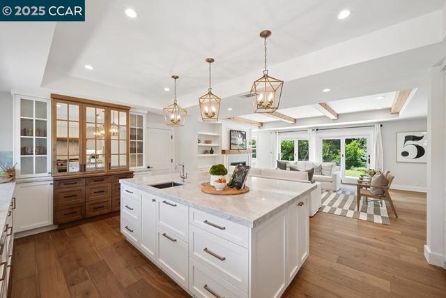 3108 Del Oceano Dr, Lafayette CA: https://media.crmls.org/mediaz/57c4ee98-9973-44f2-b5e8-a717f6cc9074.jpg