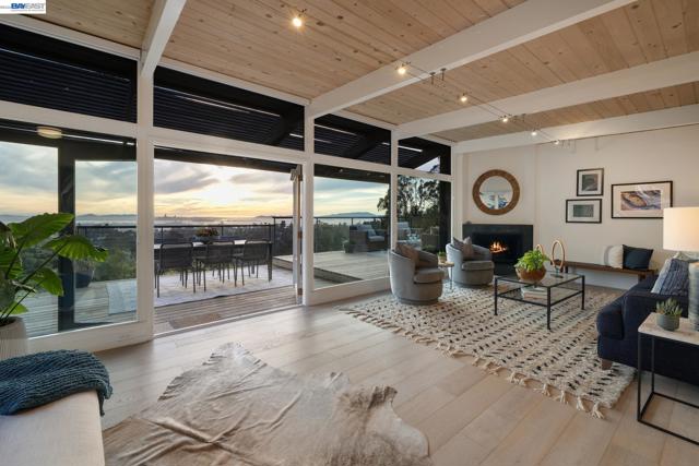 6801 ARMOUR DRIVE, Oakland CA: https://media.crmls.org/mediaz/57c51bc9-24e8-4f20-b682-ed6f4014717e.jpg