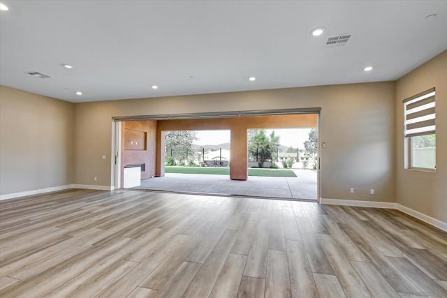 16231 Sunny Summit Dr, San Diego CA: https://media.crmls.org/mediaz/57c53c66-1d1a-4353-a6ec-e9ff749325fd.jpg