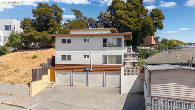 Image 5 of 21 For 2112 35th Ave