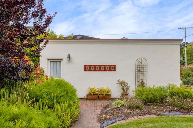 944 Bayview Avenue, Pacific Grove CA: https://media.crmls.org/mediaz/57c57376-8b8e-4639-ac00-eb9605068be5.jpg