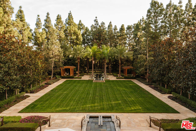 1 W Century Drive, Los Angeles CA: https://media.crmls.org/mediaz/57c58d4a-9530-4907-a1ac-0db9f25eac46.jpg