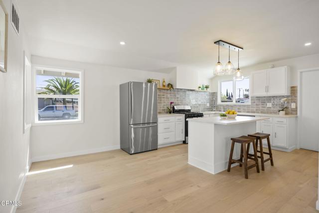 Detail Gallery Image 8 of 27 For 1711 Rialto St, Oxnard,  CA 93035 - 3 Beds | 2 Baths