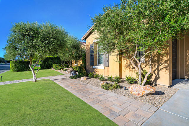 48864 Pear Street, Indio CA: https://media.crmls.org/mediaz/57c66325-ee0a-4c7b-acf2-7596e8aa43eb.jpg