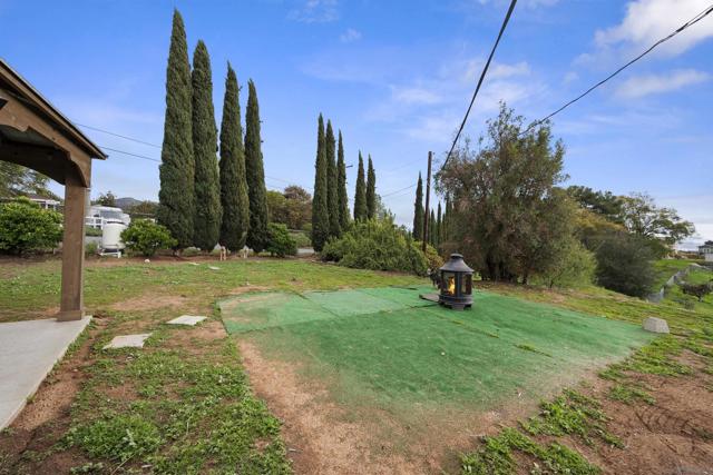 8016 Sterling Dr, El Cajon CA: https://media.crmls.org/mediaz/57c67899-4d6b-4136-83ec-1e8951f6b581.jpg