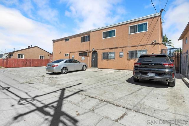 4252 35th St, San Diego CA: https://media.crmls.org/mediaz/57c6bff1-aadb-4bb4-a4b7-e434bfec6a5c.jpg