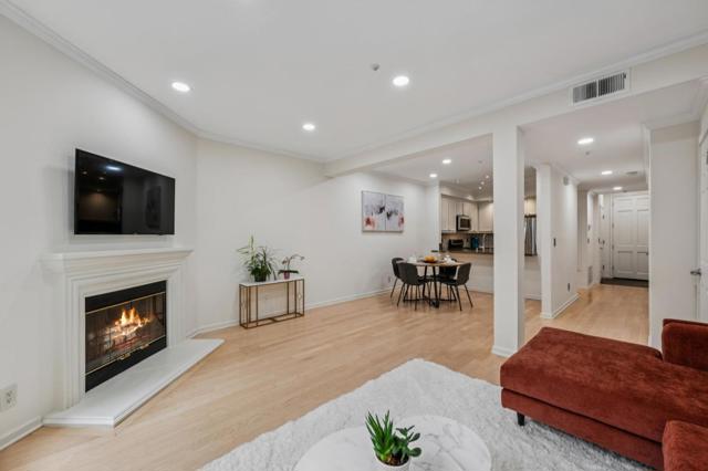 600 Willow Road, Menlo Park CA: https://media.crmls.org/mediaz/57c79ce8-0699-4aea-bf1e-7f6d56c96d15.jpg