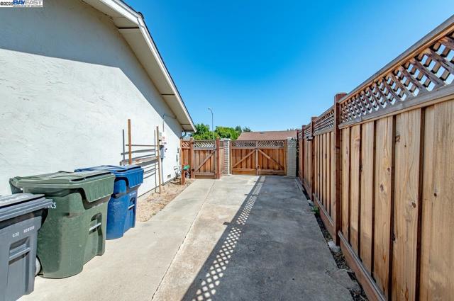 1464 Windsor Way, Livermore CA: https://media.crmls.org/mediaz/57c7a2e0-c2a8-4a08-b5f5-45f8af441b54.jpg