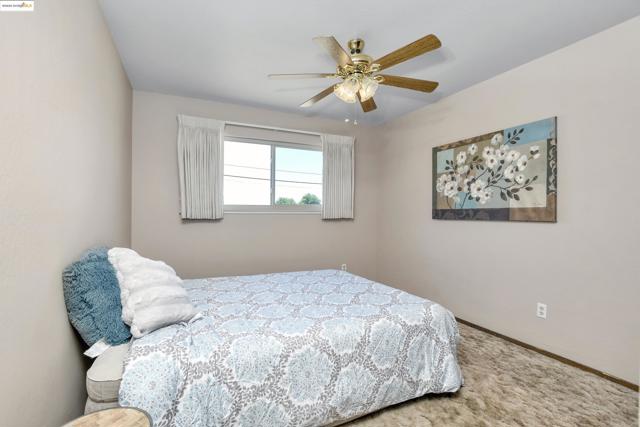 918 Carpenter Rd, Oakley CA: https://media.crmls.org/mediaz/57c8c14d-8433-44f7-bdbc-708009bed8fd.jpg