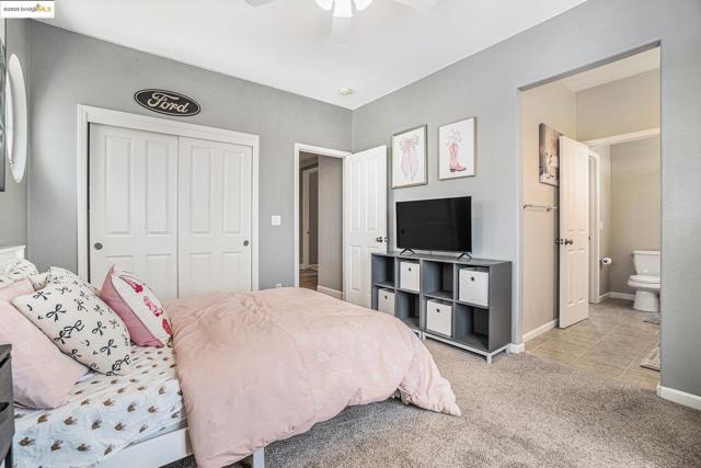 583 Sawgrass Way, Oakley CA: https://media.crmls.org/mediaz/57c8c61b-27ed-4c90-bb8d-4d484b0614d9.jpg