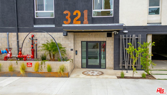 321 S Fickett Street, Los Angeles CA: https://media.crmls.org/mediaz/57c8d28d-6c2d-4fe5-bbb8-19fbc61546e2.jpg