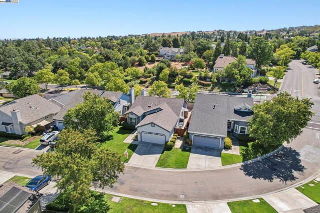 974 Clinton Pl, Pleasanton CA: https://media.crmls.org/mediaz/57c996c2-42df-4aff-905a-cedbcf8e72ab.jpg