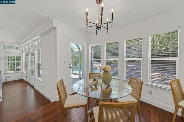 4253 Golden Oak Ct, Danville CA: https://media.crmls.org/mediaz/57ca17c9-d030-4812-ab87-6f7a1ede071b.jpg