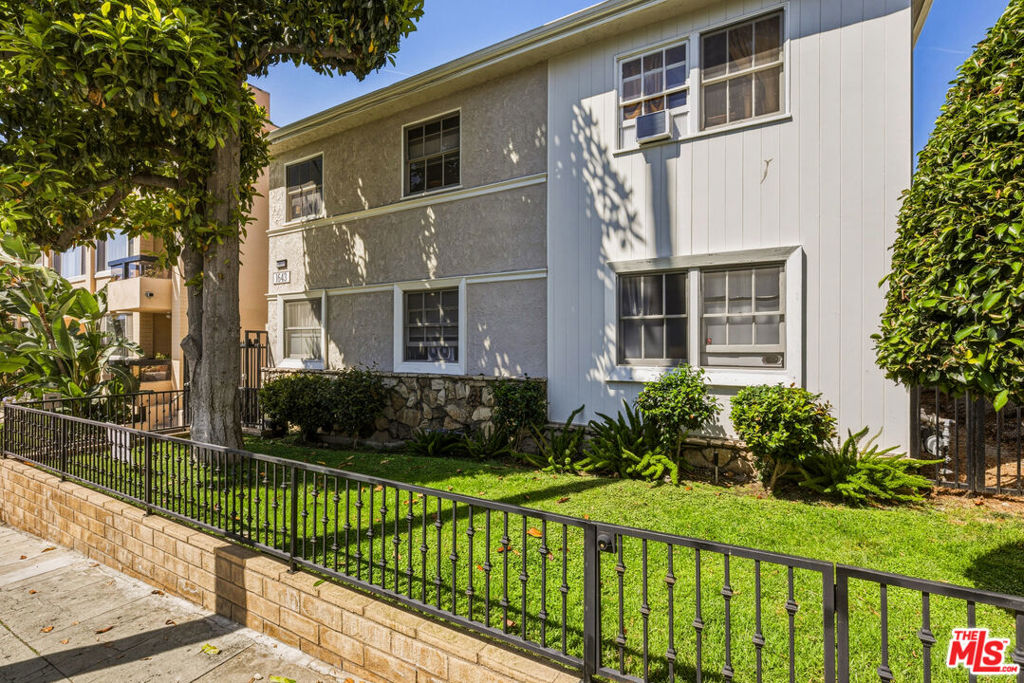 1643 N Formosa Avenue #5