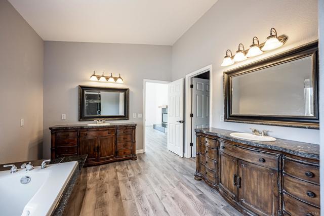 11112 Calgary Way, Valley Center CA: https://media.crmls.org/mediaz/57caf4be-1f1e-4404-b5f7-bb8f4ae0a024.jpg