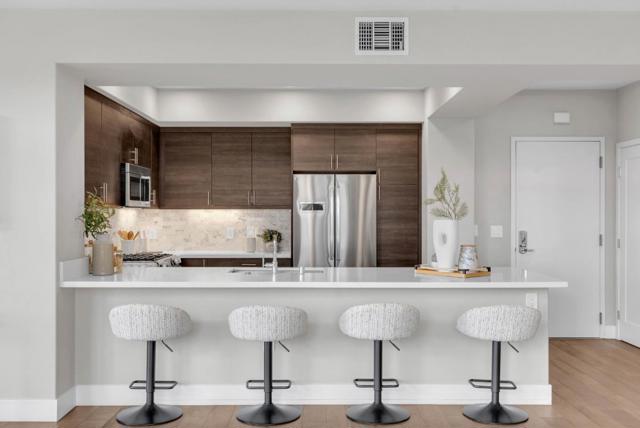 400 Mariners Island Boulevard, San Mateo CA: https://media.crmls.org/mediaz/57cb8bb0-74eb-41a2-8748-388d2d0f0709.jpg