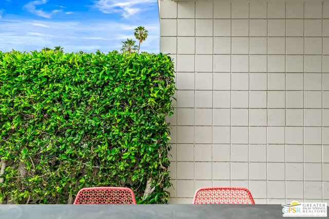 344 E Avenida Granada, Palm Springs, CA 92264