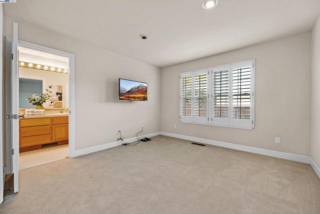 2215 Chardonnay Way, Livermore CA: https://media.crmls.org/mediaz/57cd5182-f649-49a3-9ddd-e6d748482157.jpg