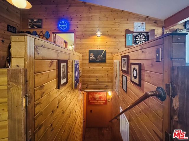 539 Lakewood Lane, Big Bear CA: https://media.crmls.org/mediaz/57cd7f9f-9669-4584-b517-d7962a6daf32.jpg