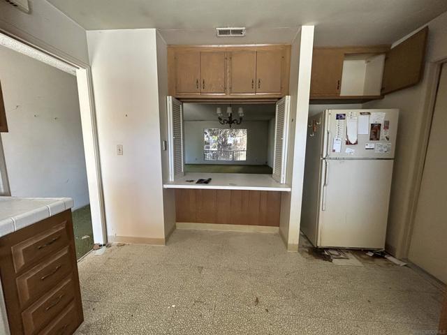 1638 La Tierra Ln, San Marcos CA: https://media.crmls.org/mediaz/57cd8007-0917-4687-965c-ddfea0982b95.jpg