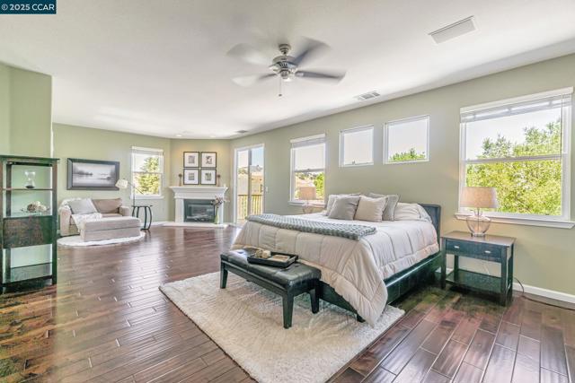 1039 Rolling Woods Way, Concord CA: https://media.crmls.org/mediaz/57cd8567-0ccd-4186-8fa0-2428ea9e1eb4.jpg