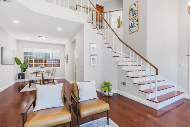 5373 Shamrock Cmn, Fremont CA: https://media.crmls.org/mediaz/57cdbae4-e00f-44f1-aba9-5844fc4544da.jpg