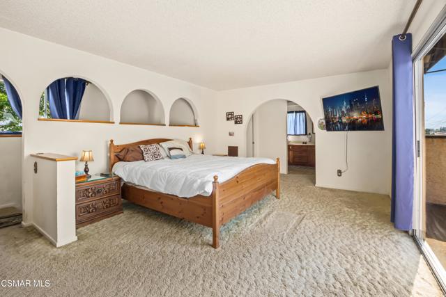 1137 Los Serenos Drive, Fillmore CA: https://media.crmls.org/mediaz/57cdd1ed-906c-4c98-8aae-58ccb0bf7aa3.jpg
