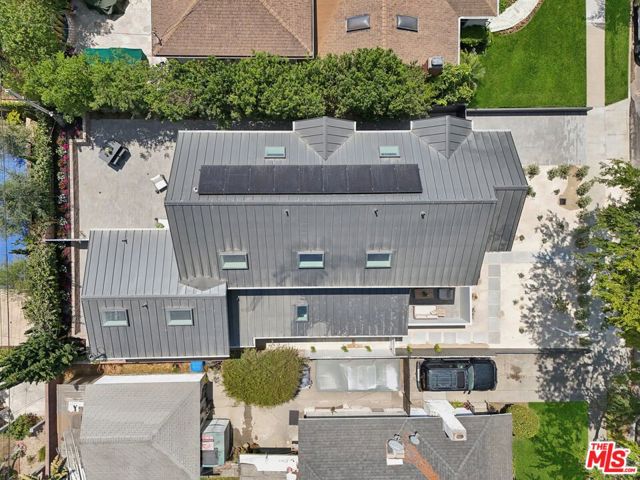 4034 Coolidge Avenue, Culver City CA: https://media.crmls.org/mediaz/57ce736e-808f-4c13-9079-f9adcc5e72c4.jpg