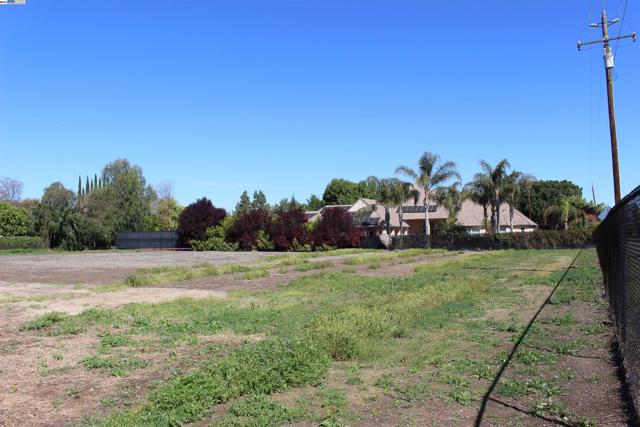 Image 6 of 19 For 8485 Ranch Rd
