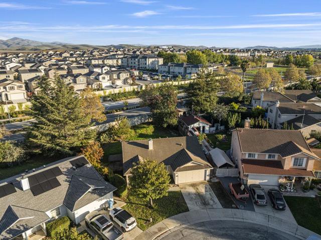 2199 Raleigh Circle, Hollister CA: https://media.crmls.org/mediaz/57cfd8bc-b9ce-4975-a72c-c2a6091fbbfa.jpg