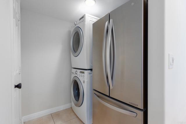 Detail Gallery Image 13 of 26 For 827 Del Mar Downs Rd #E,  Solana Beach,  CA 92075 - 3 Beds | 2/1 Baths