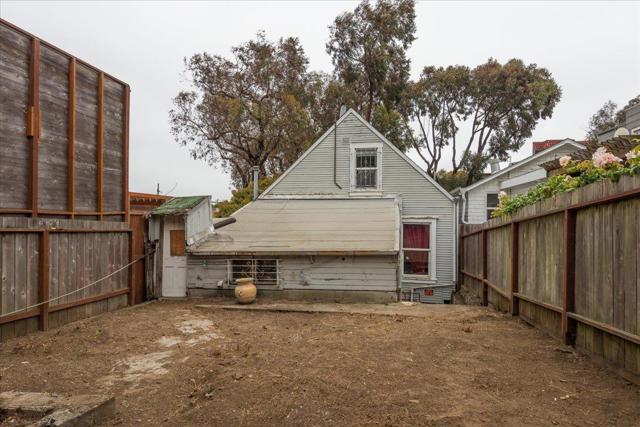108 Cortland Avenue, San Francisco CA: https://media.crmls.org/mediaz/57d0c50d-b151-46d5-8c08-9fa9e31f99c4.jpg